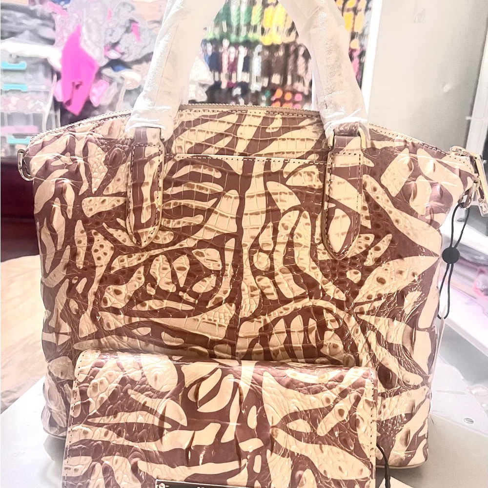 BRAHMIN Stepping Stone Melbourne Collection
Duxbury Satchel Bag with Ady Wallet